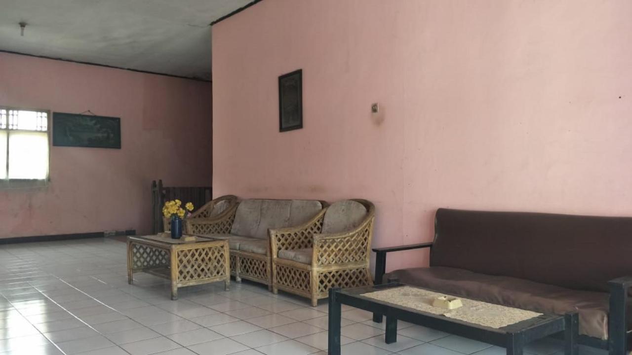 Labuhan Spot On 2969 Hotel Citra Ayu מראה חיצוני תמונה